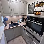 4 Wunderschoene Im Kavaliershaus * シュヴェリーン