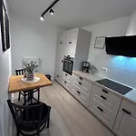 4 Wunderschoene Im Kavaliershaus * Schwerin (Mecklenburg-Vorpommern)
