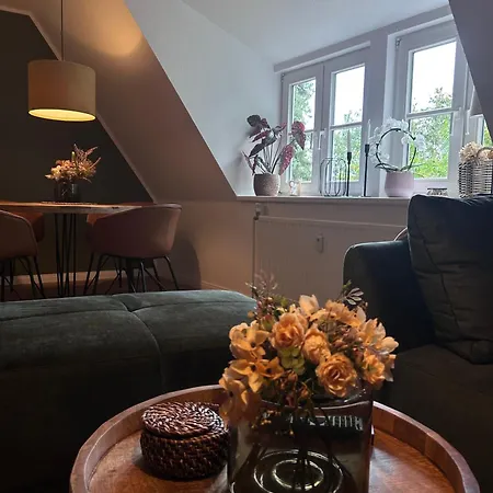 4 Wunderschoene Im Kavaliershaus * Schwerin (Mecklenburg-Vorpommern)