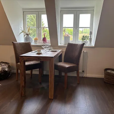 4 Wunderschoene Im Kavaliershaus Schwerin (Mecklenburg-Vorpommern)